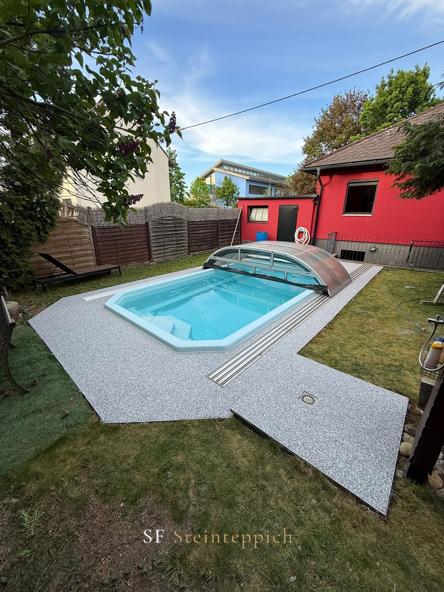 Pool Steinteppich – Ansicht 1